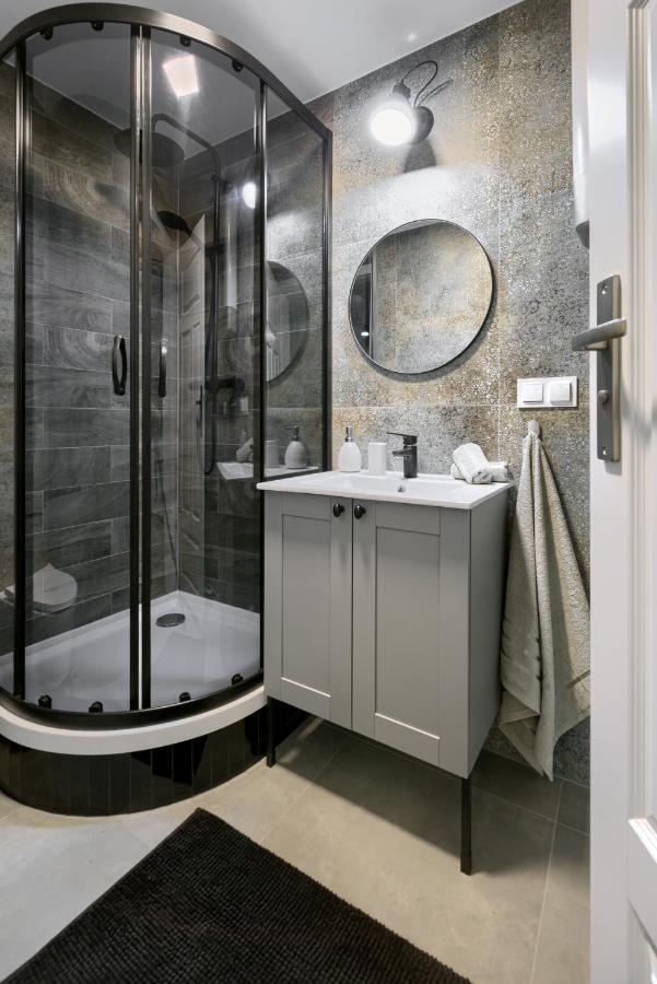 Niron Apartament Dom Z Papieru Lizbona ปีวา ภายนอก รูปภาพ